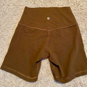 Lululemon bike shorts size 6